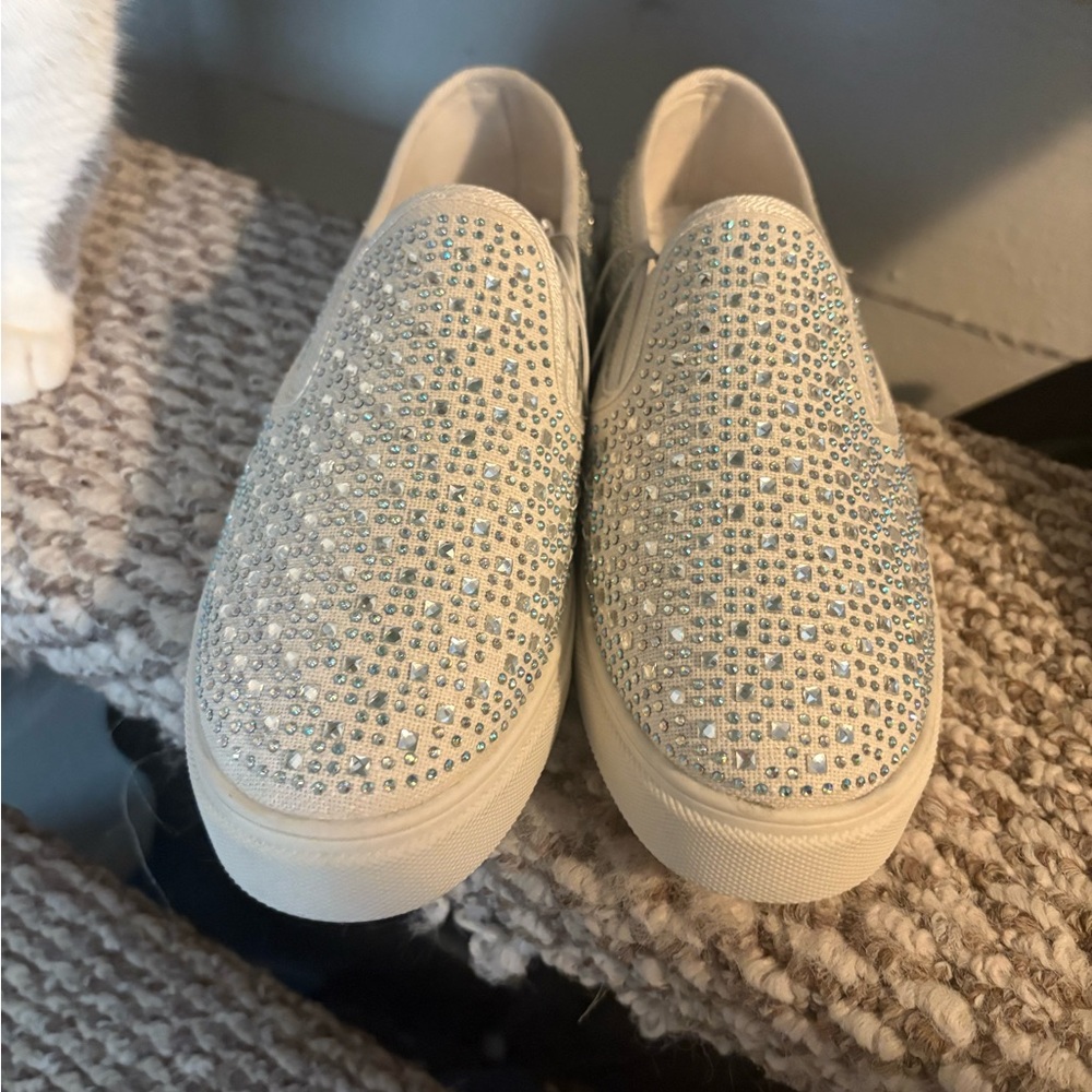 De Blossom Collection Cream Perforated Slip-On Sneakers